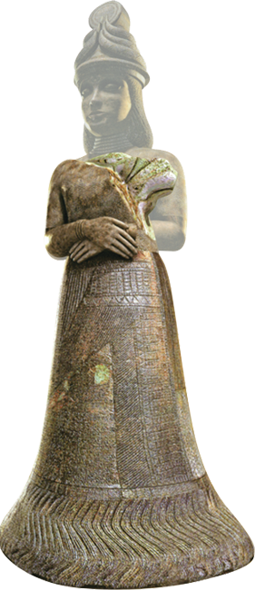 Čini se da su žene u elamskom društvu uživale značajno mjesto jer su vrlo često prikazane na pronađenim ostacima reljefa. Statua u prirodnoj veličini elamske kraljice Napirasu, supruge Untaš-Napiriše, još je jedno svjedočanstvo o moći i ugledu žena u Elamu. Ova skulptura koja u sadašnjem obliku teži 1750 kilograma nije samo umjetničko djelo već i vrhunac umijeća lijevanja bronce. Ona je najveće djelo u metalu koje pripada drevnom Istoku.