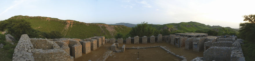 Panorama_at_Jaulian_-_Ancient_Buddhist_Monastery_-_Taxila,_Pakistan_-_566-31