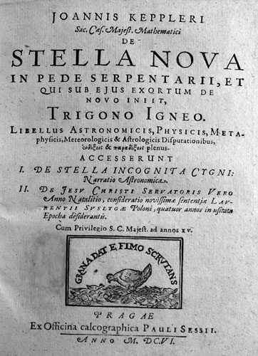 Johannes Kepler je napisao knjigu o supernovoj iz 1604. godine pod naslovom De Stella Nova (Prag, 1606.). Ova kopija prvog izdanja nalazi se u Arhivu Kalifornijskog tehnološkog instituta i jedna je od 35 kopija koje su još sačuvane.