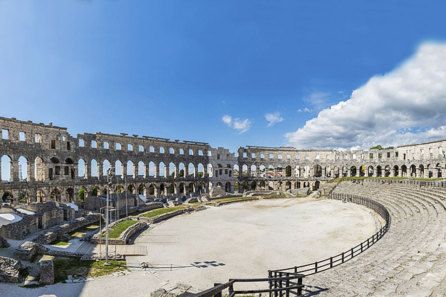 amfiteatar-u-puli-unutarnja-panorama